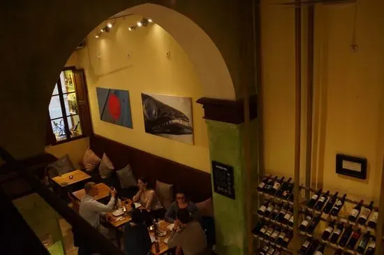 13% vinos tapas bistro