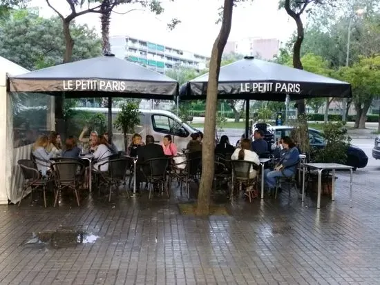 Bar Cafetería Le Petit Paris