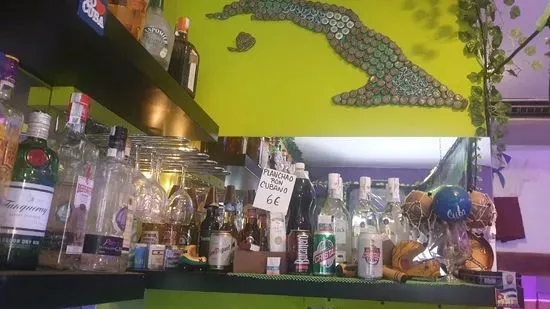 BAR CUBANO " EL YA TU SABES"