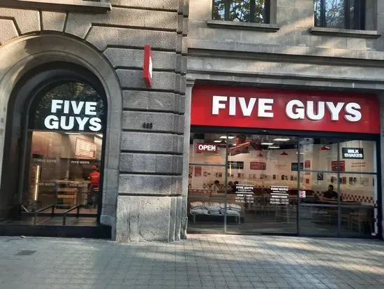 Five Guys Diagonal