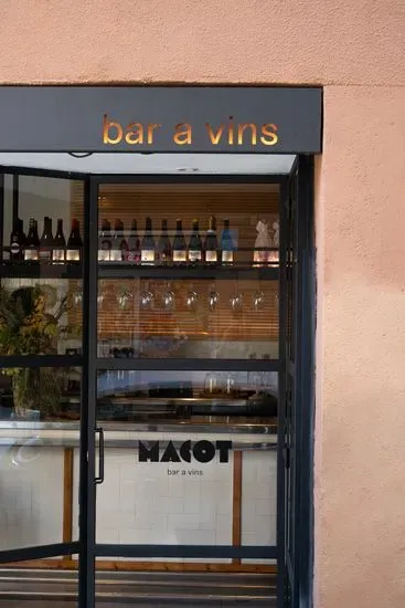 Macot | Bar a Vins