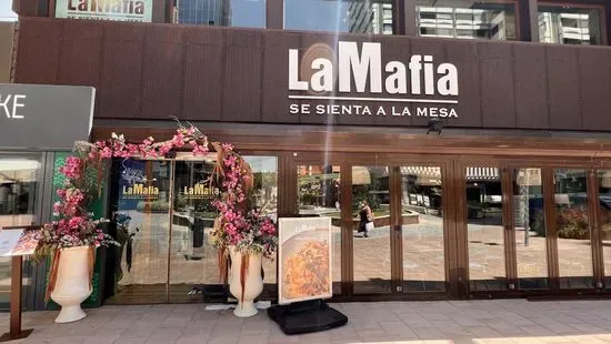 La Mafia se sienta a la mesa