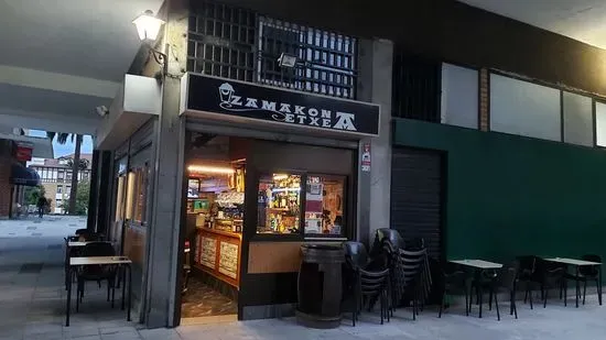 Bar Zamakona Etxea