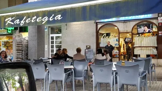 Izei Kafetegia/Bar