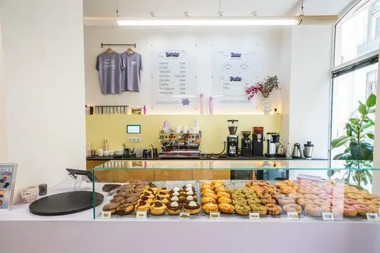 Bun and Coffee. Specialty coffee - fresh doughnuts