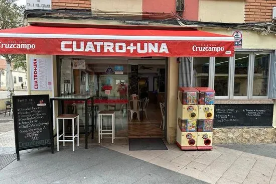 Cuatro + Una