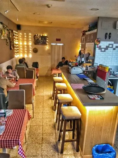 Pizzeria Pomodoro E Basilico