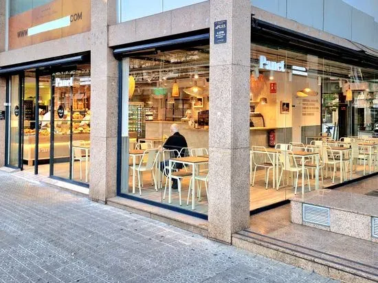 Panet París - Forn de Pa, Pastisseria i Cafeteria