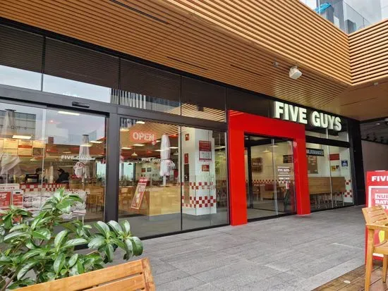 Five Guys Caleido