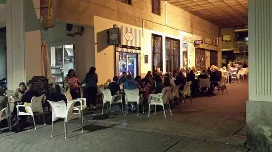 Bar, cafetería y tapas LUCÍA