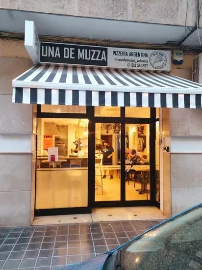 Una de Muzza - Pizzería Argentina