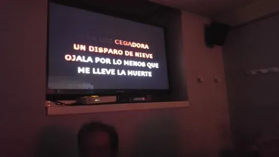 AndeAndaras Karaoke pub