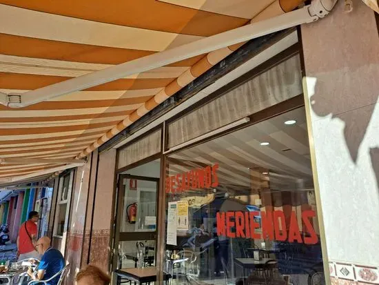 Cafetería Tiburón IV