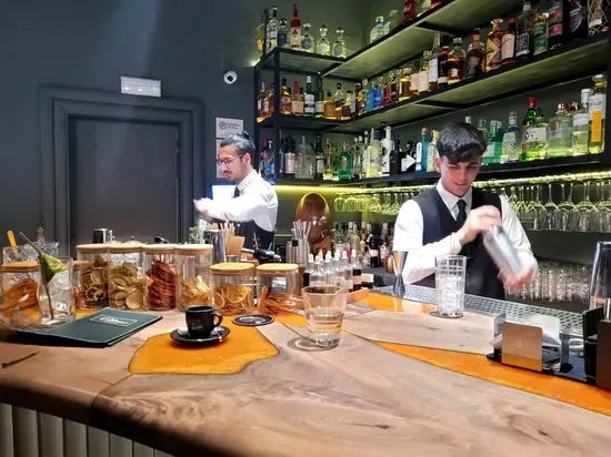 Citrus Cocktail Bar by Sargis