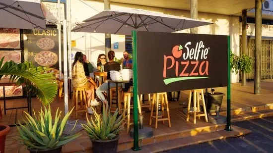 Selfie Pizza