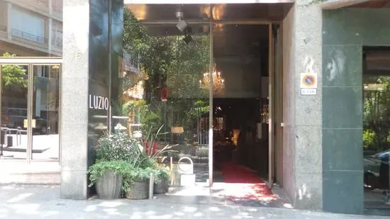 Luzio Concept Store