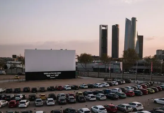 Autocine Madrid RACE