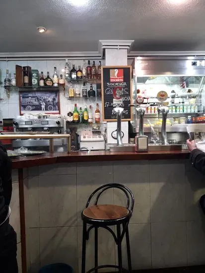 Bar Taberna los Claveles