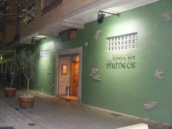 Bodega Bar Pirineos