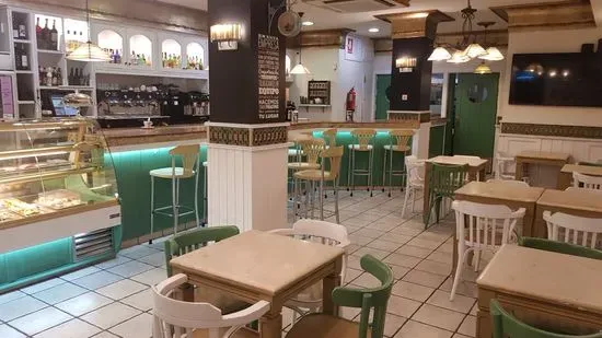 Cafetería LA GRANMERÍA