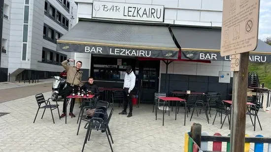 Bar Lezkairu