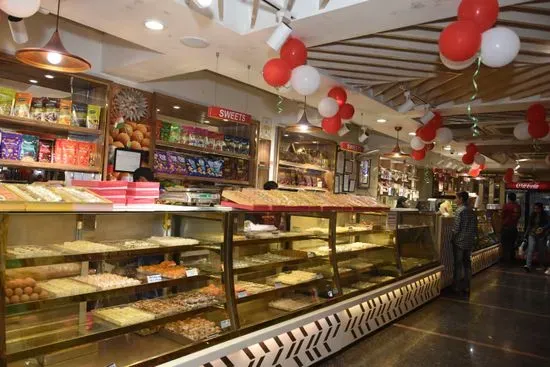 Nathu's Sweets, Bakery & Restaurant - Best Family Restaurant In Varanasi (Lanka)