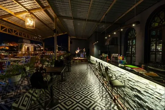 Shamiana Roof Top Restaurant & Lounge