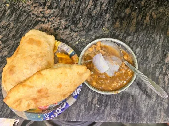 Babu chole bhature