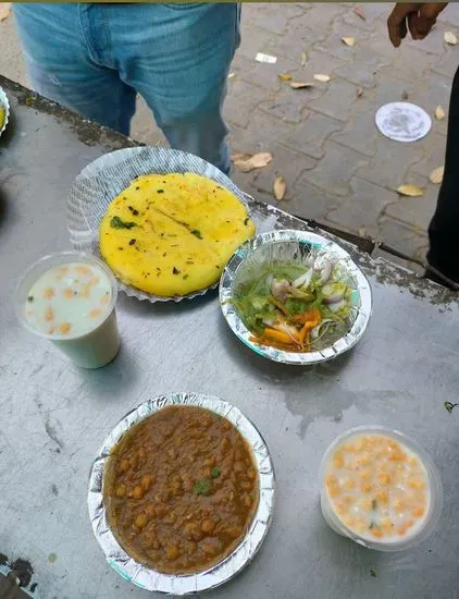 Hemraj chole kulche