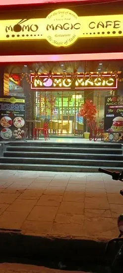 Momo magic cafe agra