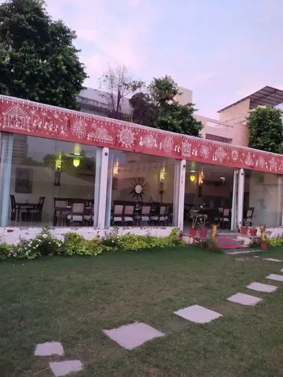 Restaurant Aroma- Pure Veg Restaurant in Udaipur, Rajasthani Food