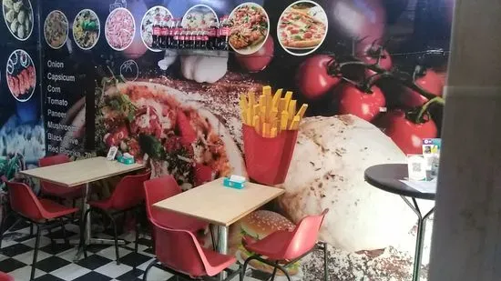 Super pizza house