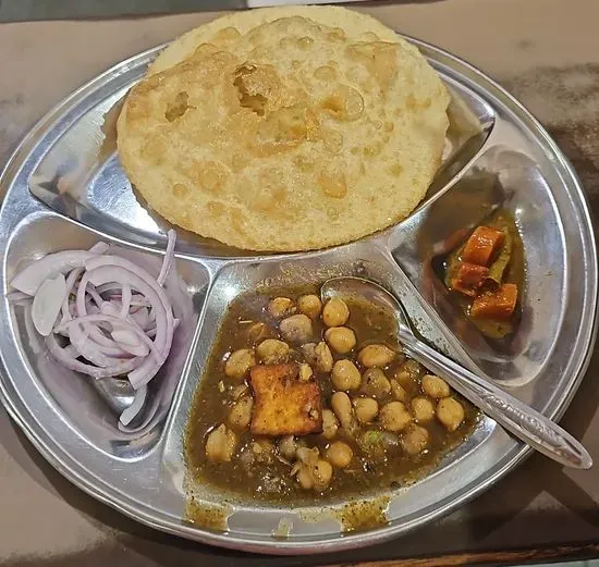 Akhilesh bhature wala