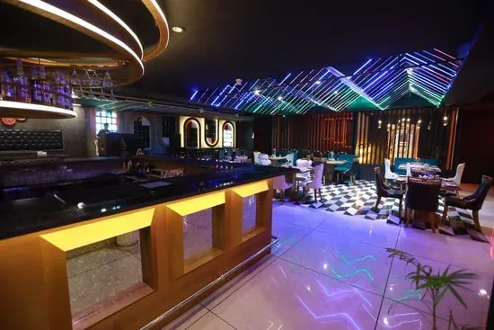 Indoshein Lounge & Bar