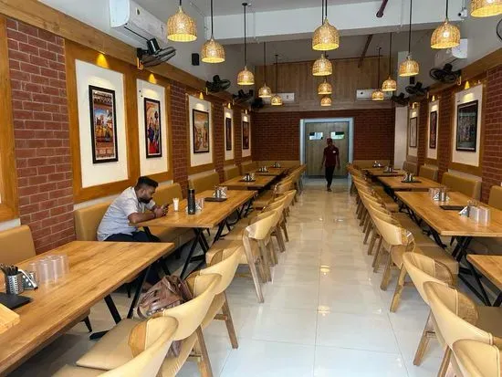 Hari om kitchen kanthiyawadi restaurant ( nehrunagar wala )