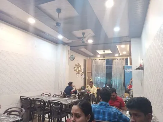 Laxmi Food - Family Restaurant