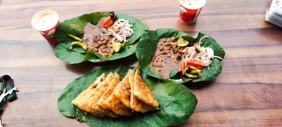 Raju KatLambe Chole Bhature