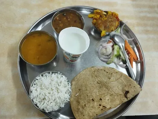 Shri Swaminarayan Dinning Hall