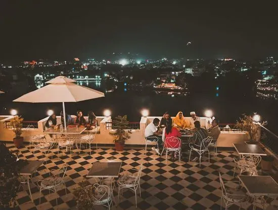 Hotel Mewari Villa Udaipur | Lake View Hotel in Udaipur