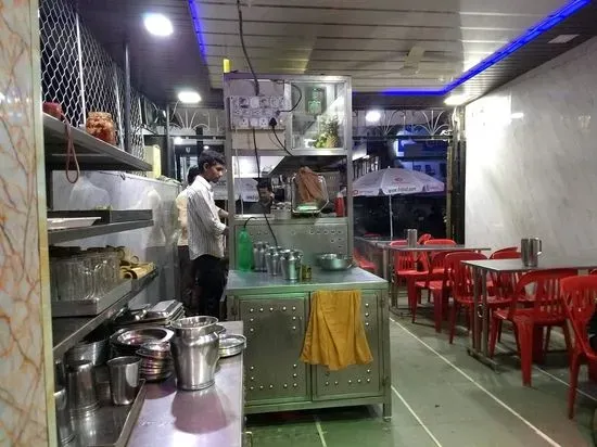 Naidu Paav Bhaaji & Juice Centre