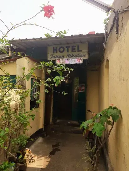 Hotel Tarun Niketan (Pice Hotel)