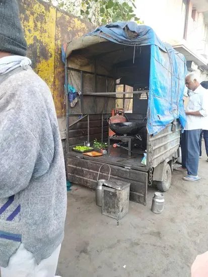 Karsanbhai vanela gathiya snacks centre