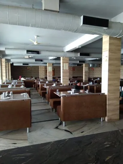 Tulsi Hotel & Restaurant