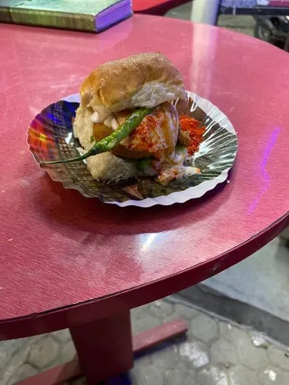 BOMBAY Vada Pav & Dosa Corner