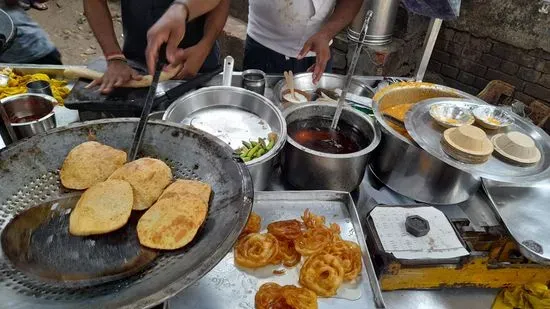 Raja Bade Kachori wale