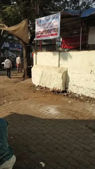 Shri SaiNath Vadapav