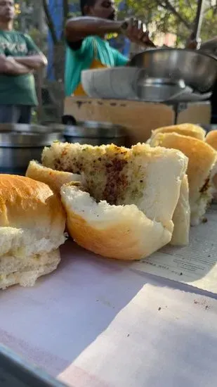 Bala Vadapav Corner