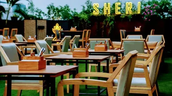 Sheri - Patio & Casa