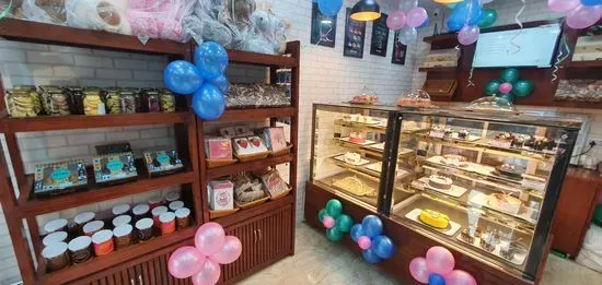 FNP Cakes - Bakery & Cake Shop in Madhu Vihar, IP Extension, Delhi