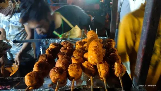 DESI MOMOS